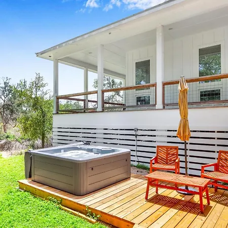 Villa Happiness Ranch - Oak Tree House